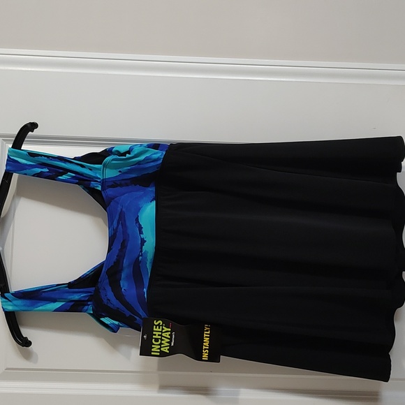 Plus size Swimsuit - Picture 3 of 5